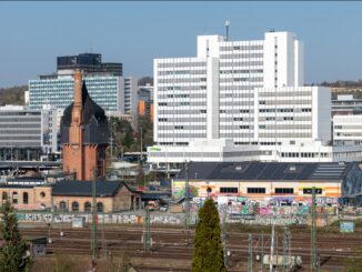 Demokratiekonferenz in Wiesbaden richtet Blick auf Alltagspolitik und Haltung