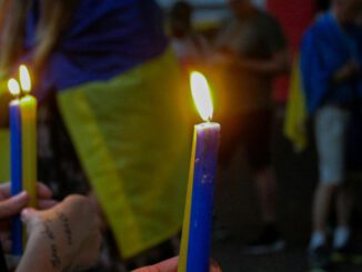 Eltville lädt zur Mahnwache für die Ukraine mit Weihnachtsliedern und Glühwein