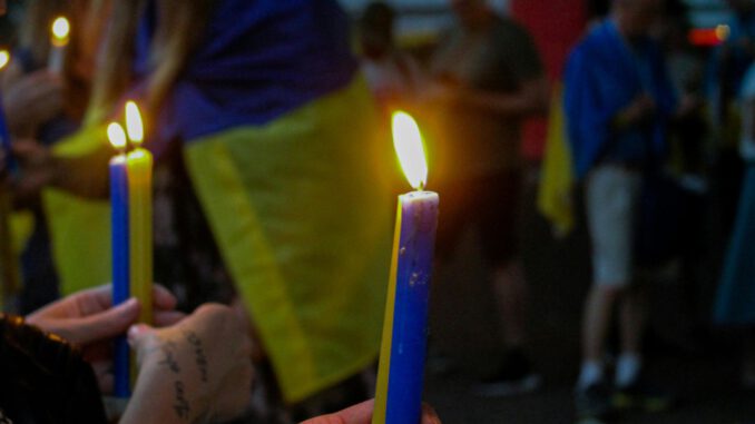 Eltville lädt zur Mahnwache für die Ukraine mit Weihnachtsliedern und Glühwein