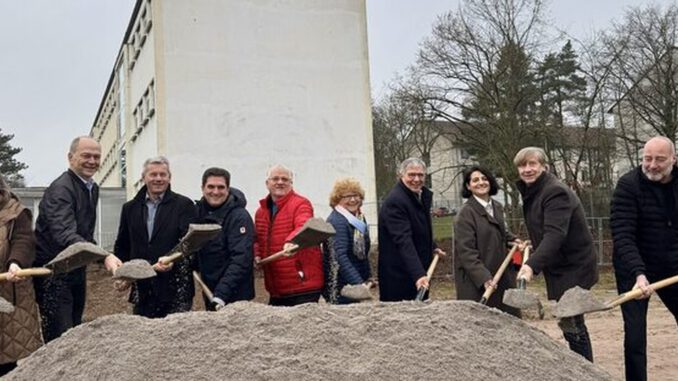 Kohlheckschule wird erweitert: Neubau mit Mensa, Ganztagsräumen und Doppelsporthalle angekündigt