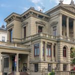 Leseparty in Wiesbaden: Gemeinsames Lesen in der Villa Clementine am 18. April