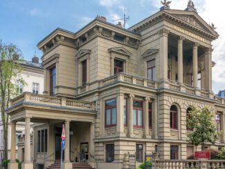 Leseparty in Wiesbaden: Gemeinsames Lesen in der Villa Clementine am 18. April