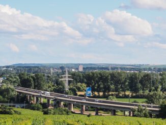 Mainbrücke Hochheim wird Mitte Juli teilweise wieder für den Verkehr freigegeben