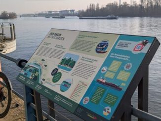 Neun neue Informationstafeln ergänzen Wiesbadens Wege am Rhein und Main