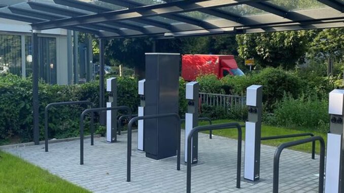 Parkhaus Elsässer Platz bekommt überdachte Fahrradstation mit Lademöglichkeiten