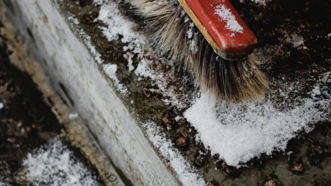 Walluf erinnert Anwohner an Pflicht zur Schneeräumung Walluf erinnert Anwohner an Pflicht zur Schneeräumung