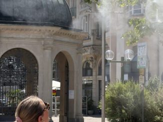 Wiesbaden testet mobile Sprühnebelanlagen auf zwei zentralen Plätzen