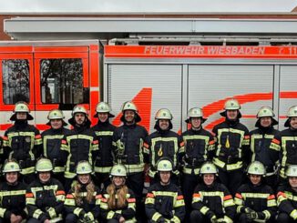 Wiesbadener Feuerwehr bildet nach Pause 23 neue Einsatzkräfte aus