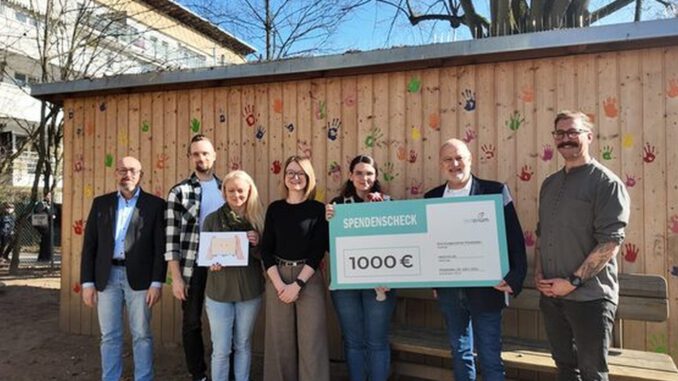 Wiesbadener Kita erhält 1.000 Euro und Holzroboter für Ausbau des MINT Angebots